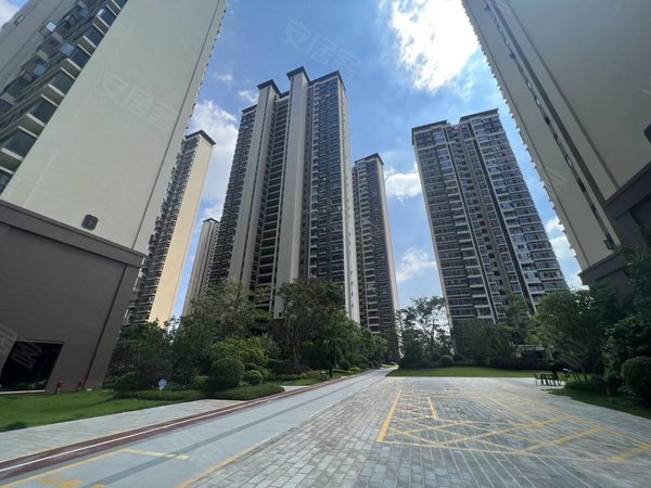 南宁西乡塘大学东路洋浦星广西大学1号5号线双地铁口洋浦星精装3房