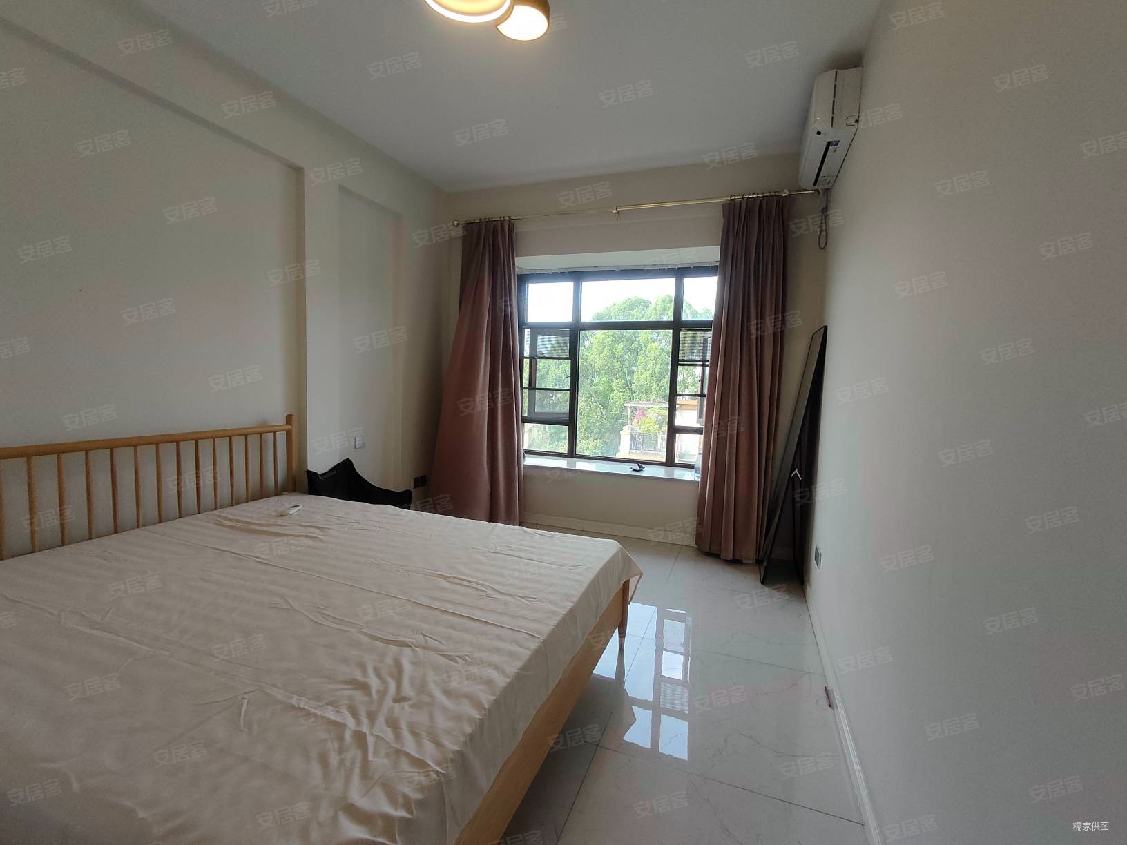 观湖园7室2厅4卫150.9㎡南北878万