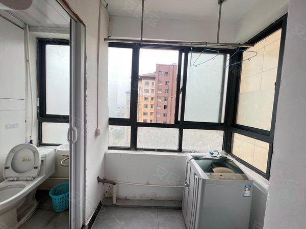 【多图】堰新家园(三期),堰桥租房,新出 堰新家园三期800月 阳台带