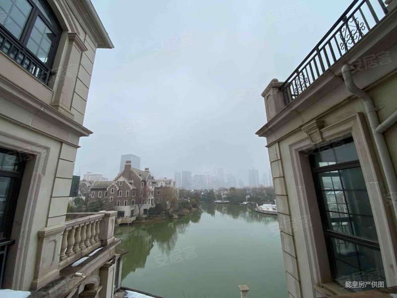 凯瑞国宝花园(别墅)5室3厅3卫666㎡南北2200万