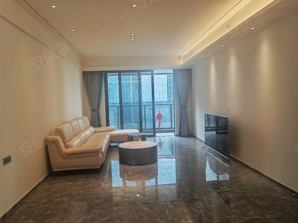 广州增城新塘保利335金融中心保利天际,漂亮的平层4房出租,业主配齐