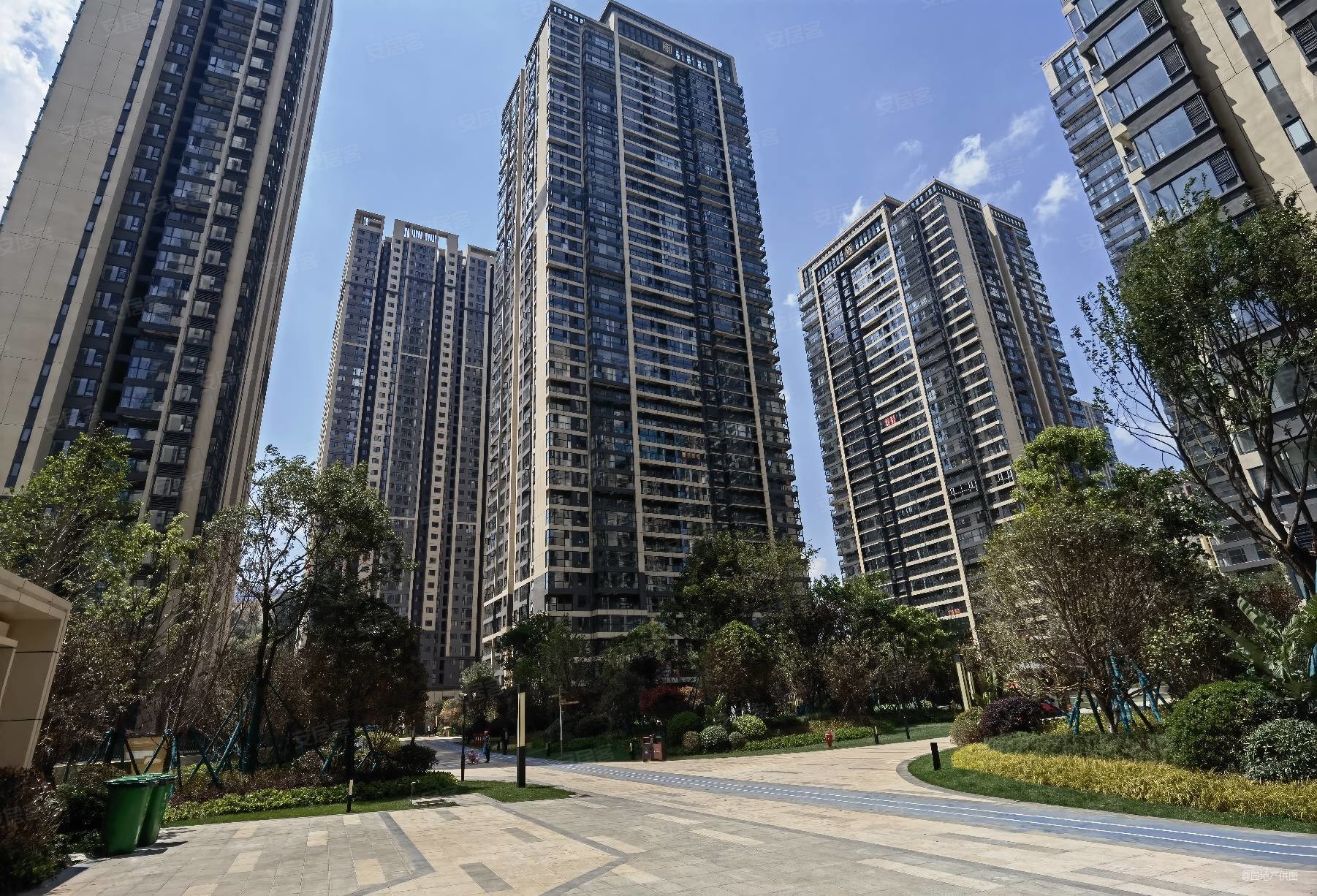 俊发龙泉俊园3室2厅2卫107.1㎡西南133万