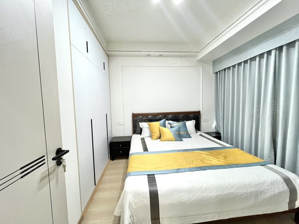 乐山市中新广场瑞松中心城简单干净的租房！长期出租优先！瑞松中心城标准的大两房！出租房源真实图片