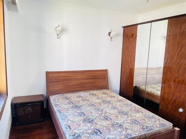 上海杨浦五角场大诚花苑五角场复旦旁~三房两厅两卫~看房方便 可长签