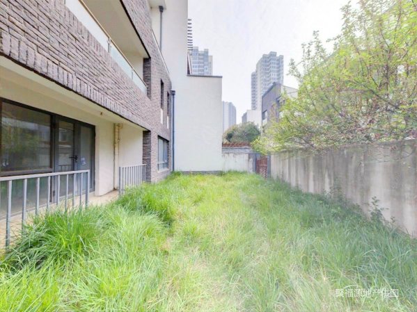 浐灞半岛把边户叠拼别墅带280平超大花园看房方便满五