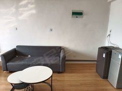 青岛即墨和平区鑫合嘉苑一期北区可短租，半年租，简单装修，家具家电齐全出租房源真实图片