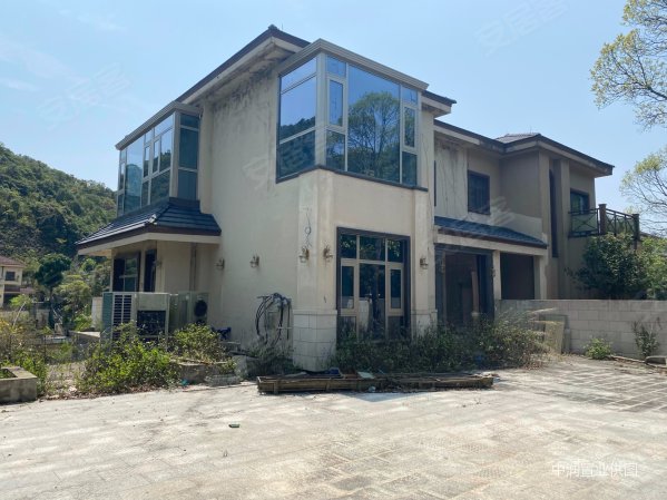 天麓双拼别墅出售带装修诚心售