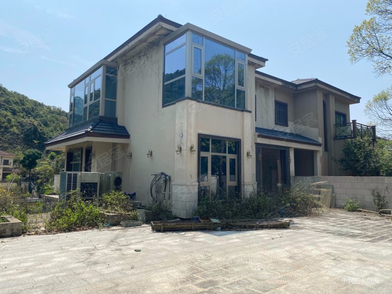 天麓双拼别墅出售带装修诚心售