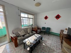 沂源城区银座振兴路原三彩旁边，80平2室带家具，年租8500元，可半年租出租房源真实图片