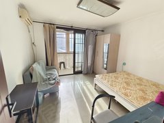 北京丰台丰台体育馆五里店北里一区朝南次卧室带阳台 家具家电齐全 三家合租 可聊出租房源真实图片