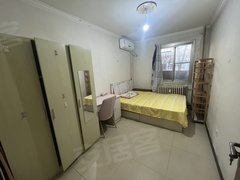 北京海淀五道口两居合租的大次卧，五道口地铁，租期灵活，清華，地大，王庄路出租房源真实图片