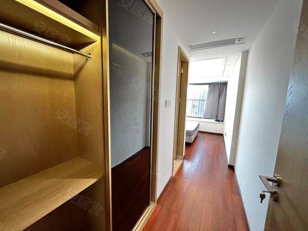 深圳龙华龙华羊台山庄电梯高层一房7折 可短租一个月 水4电0.