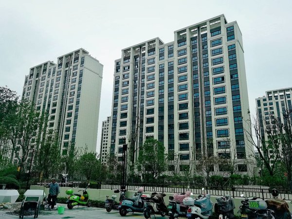 昆山周市镇客运北站翡丽兰亭花园全新家具家电大4房 随时看房 翡丽