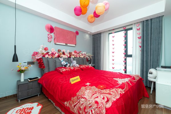 婚房装修 临河观景 拎包入住 送全屋家具家电 房东诚意出售
