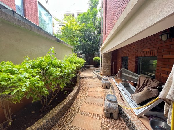 昆明西山滇池度假区滇池南郡滇池大坝边 全新豪装别墅带家具家电 居家