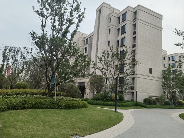 上海青浦朱家角大名城映湖近万达 兰生复旦旁 原房东精装三房出租