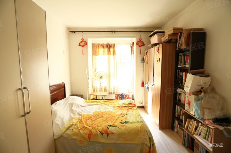 瑞康花园,中楼层阳面一室,落地窗采光好,紧邻菜市场地铁站