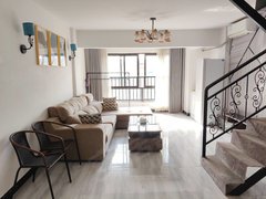 桂林叠彩叠彩阳光联发乾景广场公寓，精装两房，配套齐全拎包即住，采光通风好出租房源真实图片