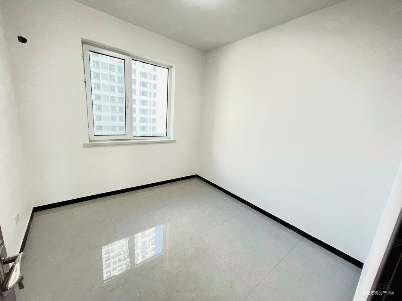 云水湾3室2厅2卫133㎡南北102.77万