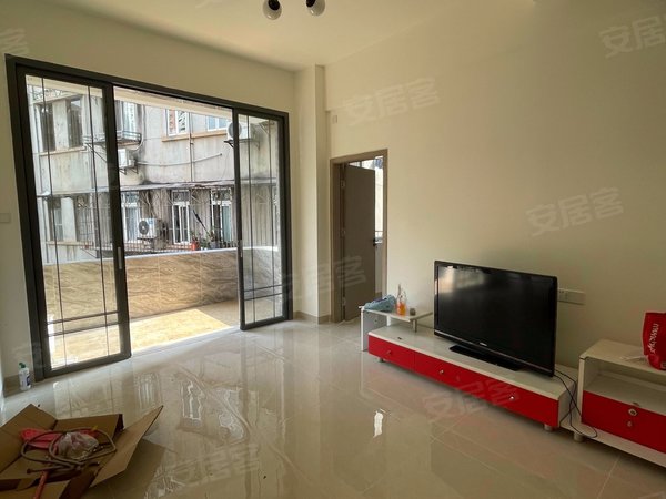 广州越秀大沙头大沙头二马路小区东湖 大沙头 大阳台 家私家电全新