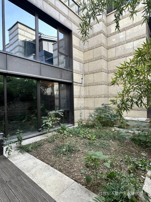 东二环精装独院别墅业主急售总价低随时可看