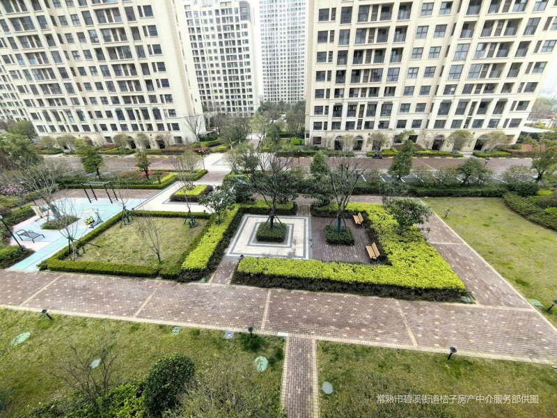 南向采光好 满二 车位充足 次新房 精装可拎包入住,新城悦隽华庭二手