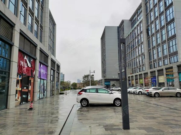 21号线天河智慧城站联泰单间带厨房南向采光好小区管理