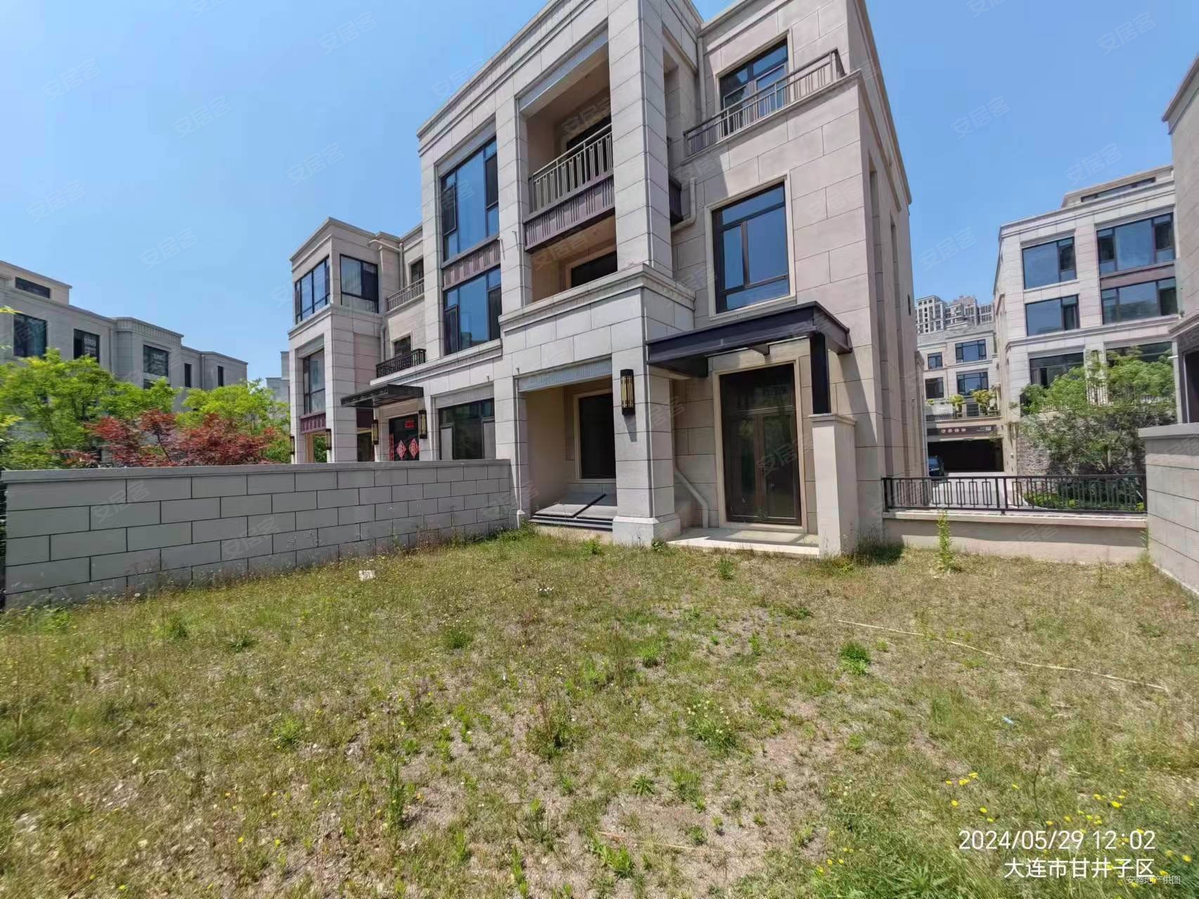 大华诺斐墅 联排东边户 地上三层 带车库 买房3000