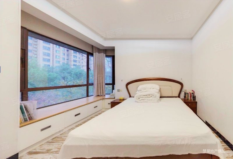 2号线 地铁口 精装大三房 满五w一 通透双阳台运达沙湾公园,融科紫檀