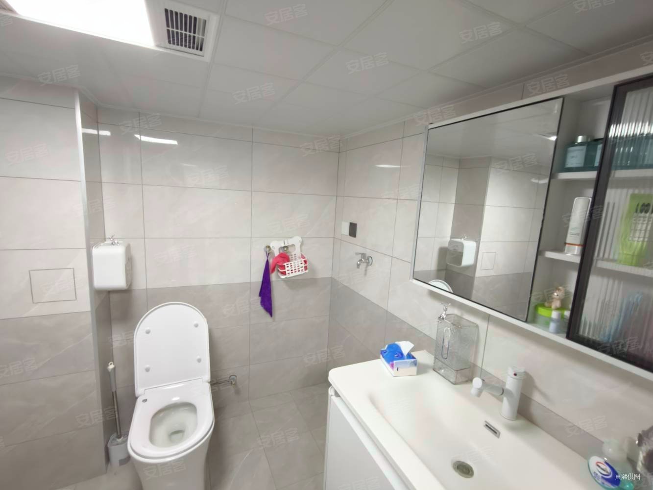 燕郊岩峰云裳1室2厅1卫45㎡南北33万