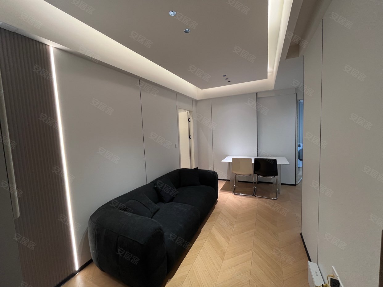 IFS国金中心 五一广场定王台 解放西奶油风一室一厅拎包入住