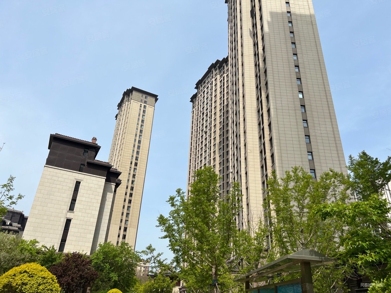 东港恒大四季上东地铁房2室2厅精装240万拎包入住,大连四季上东二手房