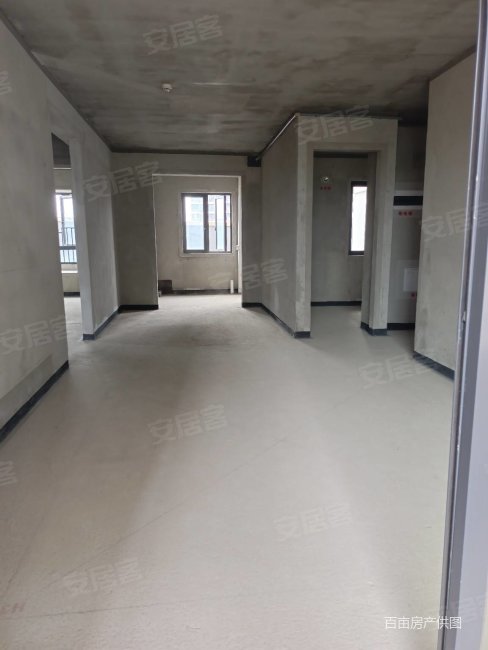 送1000平米露台 万象府三房两卫 花园菜园球场烧烤场都有了