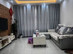 深圳城梦想家园12楼两室两厅一卫拎包入住精装修年租两万