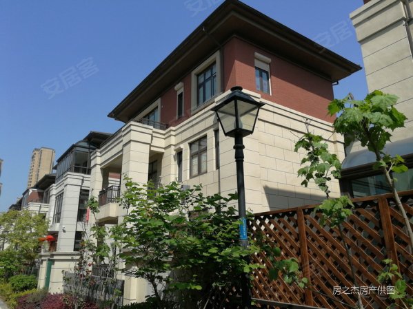 复地悦城 独栋别墅,前后带花园,总共四层,带地下室,电话联系