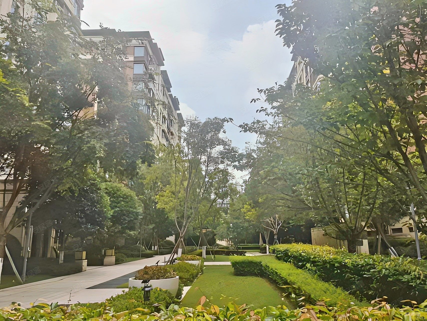 中海锦江城花涧二期4室2厅2卫138.4㎡南340万