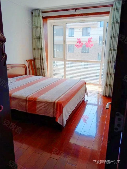 水岸豪庭3楼113.55平米精装套三双卫带储藏室带车库