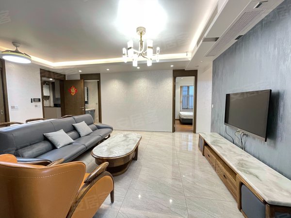 萝岗地铁站旁保利罗兰国际三期精装三房两卫拎包入住安静