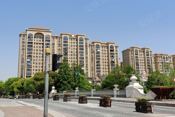 环球翡翠湾花园