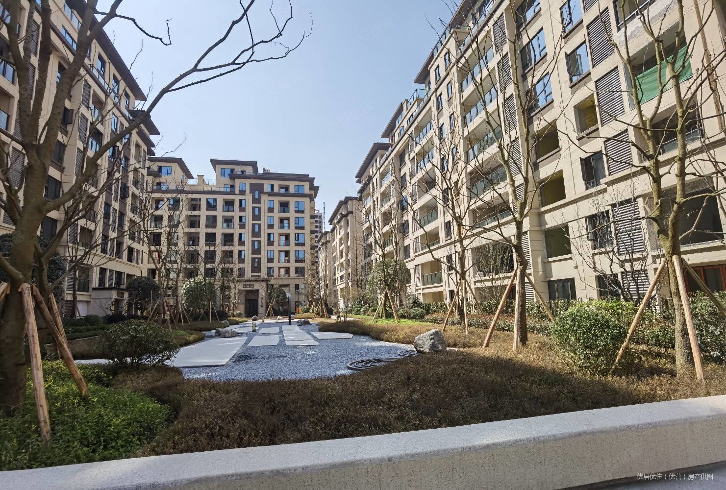 俊豪潼樾府4室2厅2卫114㎡南北86万