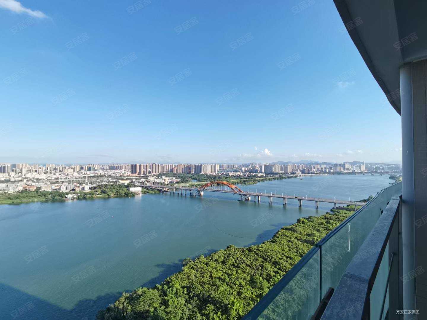 保利达江湾南岸5室2厅4卫251.64㎡南北540万