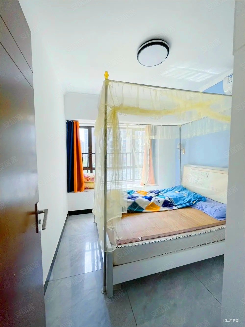 悦珑湾花园!全新精装三房!给3万按揭包过户税费!有产权车位