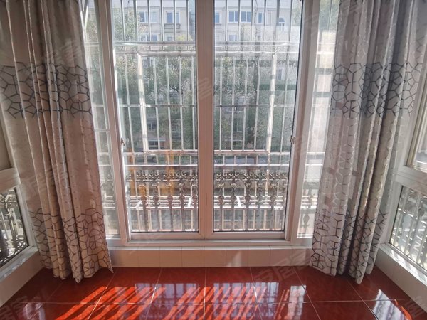 上海奉贤南桥江海花园2楼 3房2卫 精装全配 拎包入住 近人民路育秀路