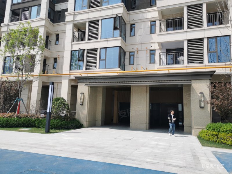 带电梯 商品房 次新小区 楼层好 超低密度 西南朝向,保利大都会和园