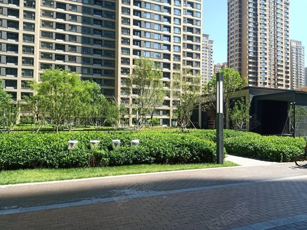 济南济阳济阳城区世茂摩天城达沃附近 精装一室 空调 地暖 押一付一