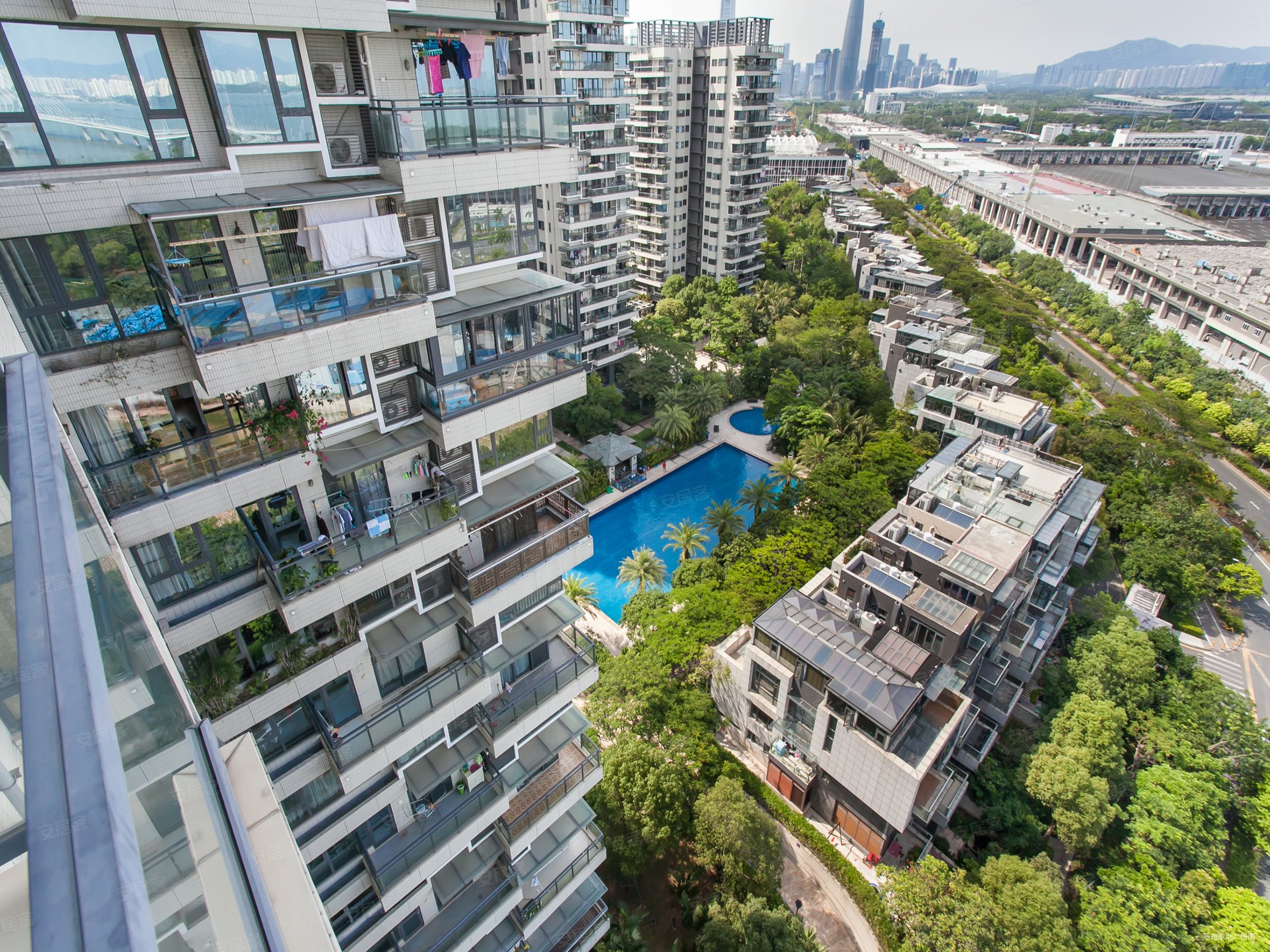 双层空中花园品质社区,车位12,深圳湾前排看海景,诚心出售,鸿威海怡湾