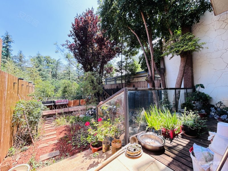 联排别墅 南北通透 采光好 带前后花园带独立车库,滇池卫城紫园二手房