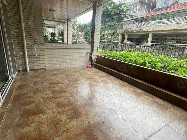 重庆渝北翠云建工未来城(别墅)轻轨3号线 建工未来城别墅 适合办公带