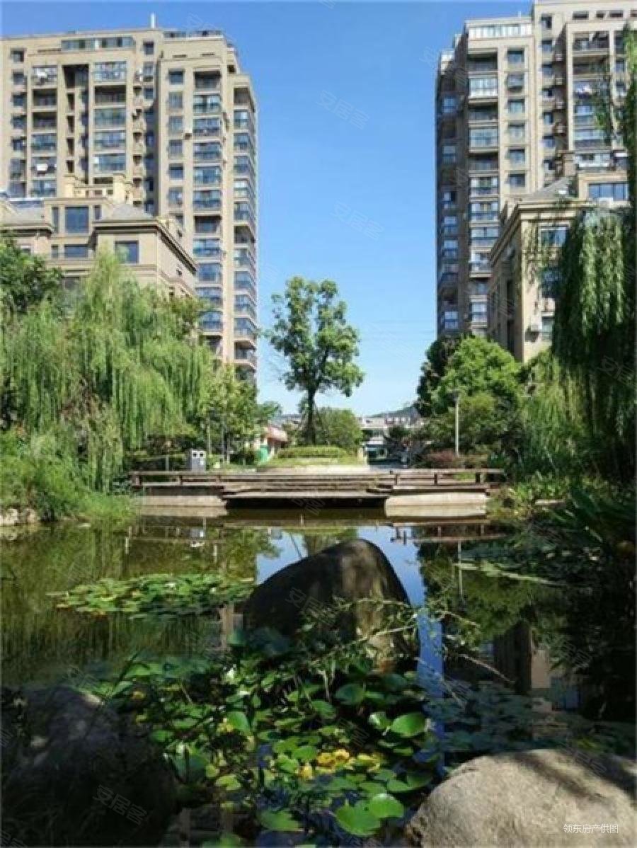 龙山庄园3室2厅2卫132.96㎡南北87万