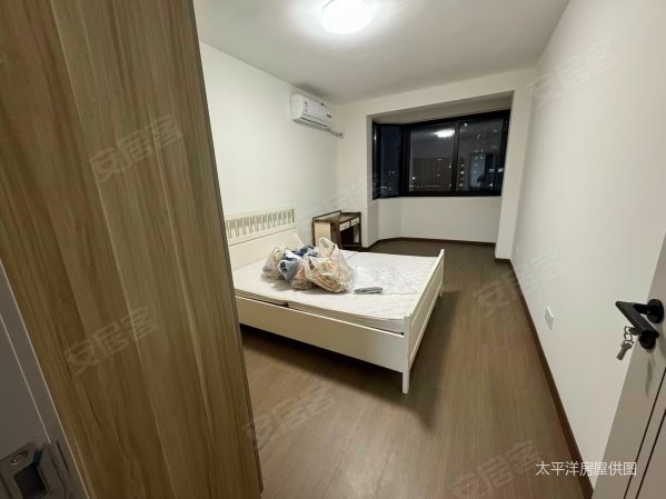 仁宝公寓 交通便利 临地铁 中间楼层 精装可拎包入住